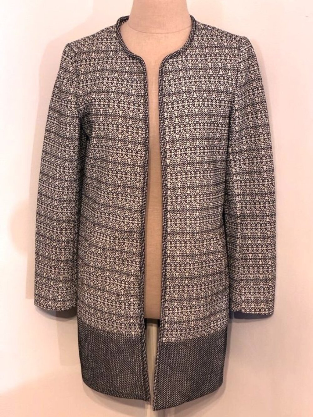H&M Ladies Textured Weave Long Sleeve Collarless Lined Jacket Black & White Sz 6